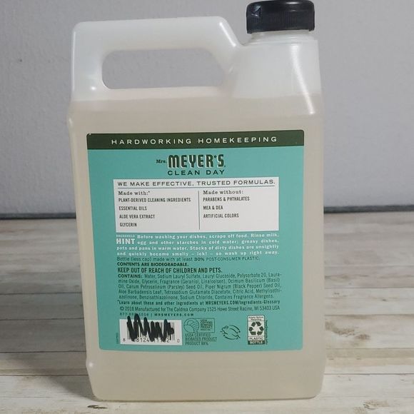 NEW Mrs. Meyer's Clean Day Basil Scented Dish Soap Refill 48 Fl.Oz. 1.5 Quart - Picture 2 of 9